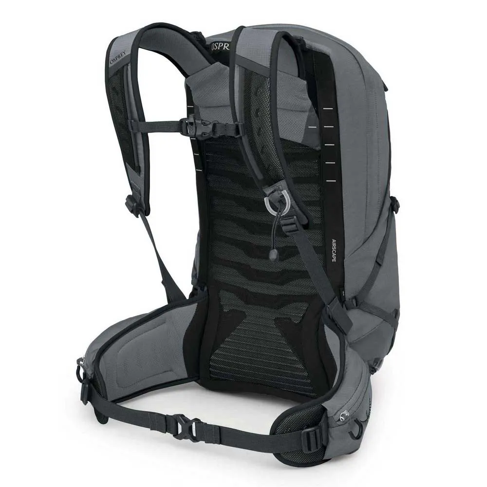 Detalle del arnés BioStretch de la Osprey Talon 22 en las hombreras